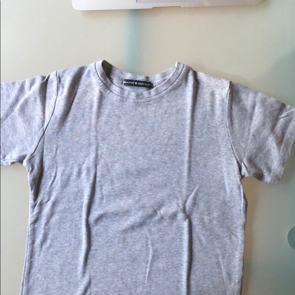 Brandy Melville t-shirt